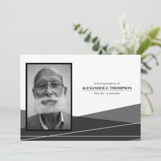 Modern zwart-wit in liefdevol geheugen bedankkaart (Staand voorkant)