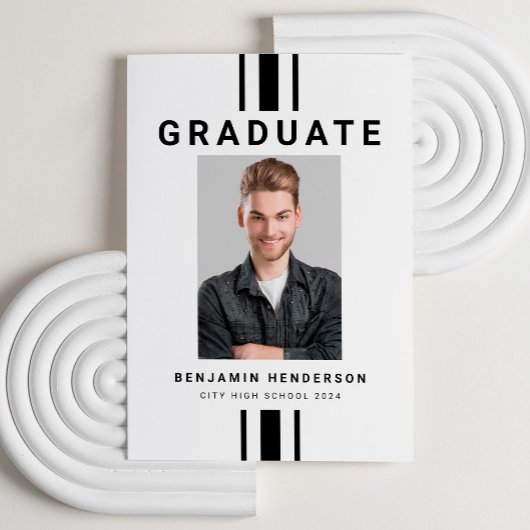 Modern zwart-wit jongen Afstuderen Aankondiging