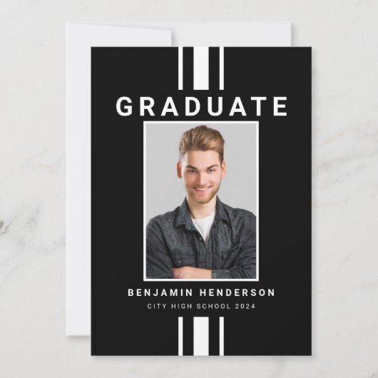 Modern zwart-wit jongen Afstuderen Aankondiging (Voorkant)
