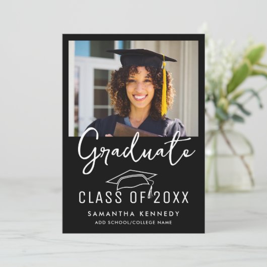 Modern zwart-wit klasse van 2025 Afstudeerder Pet Kaart (Staand voorkant)