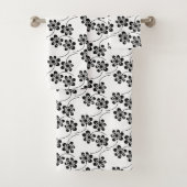 Modern zwart-wit minimalistisch bloempatroon bad handdoek (Insitu)