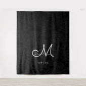 Modern Zwart Wit Monogram Bruiloft Fotocabine Wandkleed (Voorkant)