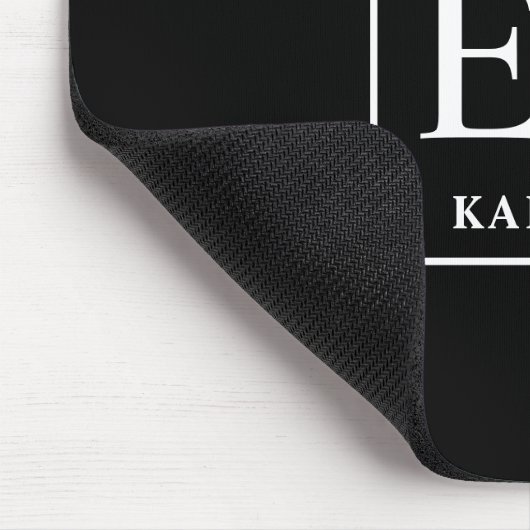 Modern zwart-wit monogram muismat (Hoek)