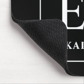 Modern zwart-wit monogram muismat (Hoek)