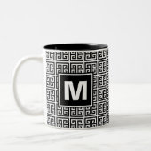 Modern zwart-wit monogram tweekleurige koffiemok (Links)
