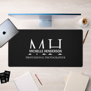Modern zwart-wit monogram zakelijk logo bureaumat