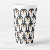 Modern zwart-wit pinguïnpatroon latte mok (Voorkant)