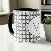 Modern zwart-wit rieten patroonmonogram mok