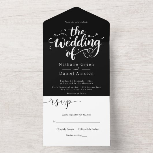 Modern zwart-wit script elegante bruiloft all in one uitnodiging (Binnen)