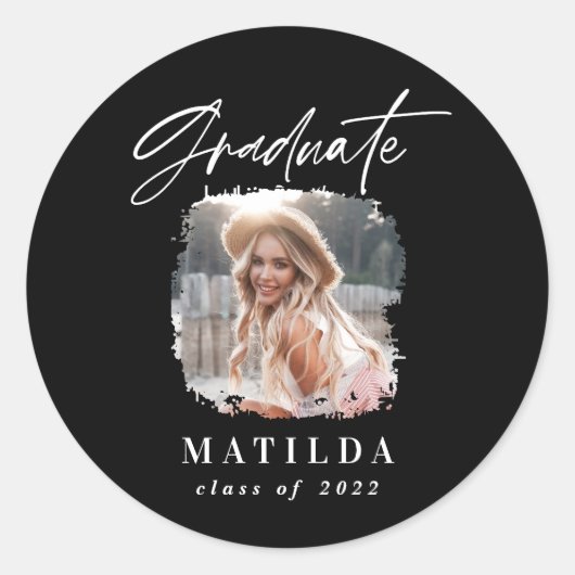 Modern zwart wit script foto elegant afstuderen ronde sticker (Voorkant)