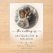 Modern zwart wit script foto minimale bruiloft acryl uitnodigingen (Voorkant)