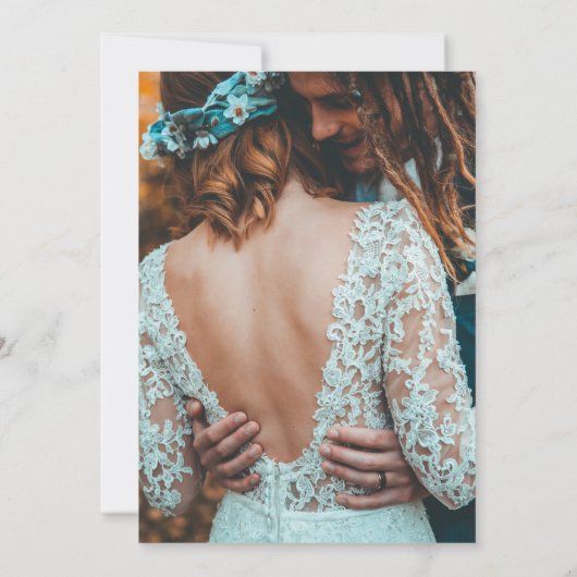 Modern zwart wit simpel hebben we trouwfoto's geke aankondiging (Achterkant)