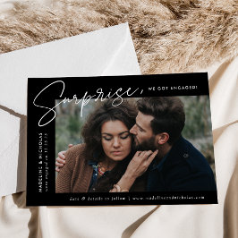 Modern Zwart-wit Surprise Photo Verloving Aankondiging