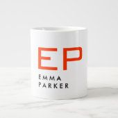 Modern zwart wit trendy rood monogram grote koffiekop (Voorkant)
