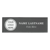 Modern Zwart & Wit Zakelijk Logo Medewerker Naambadge (Voorkant)