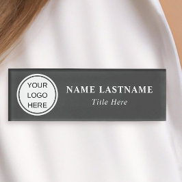 Modern Zwart & Wit Zakelijk Logo Medewerker Naambadge