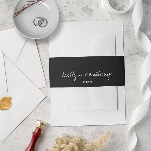 Modern zwart-witscript minimalistisch huwelijk uitnodigingen wikkel