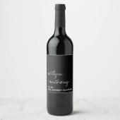 Modern zwart-witscript minimalistisch huwelijk wijn etiket (Voorkant)