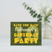 Moderne 10e verjaardagsfeest Save the Date Green V Aankondigingskaart (Staand voorkant)