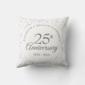 Moderne 25e bruiloft Jubileum Zilver Confetti Kussen (Achterkant)