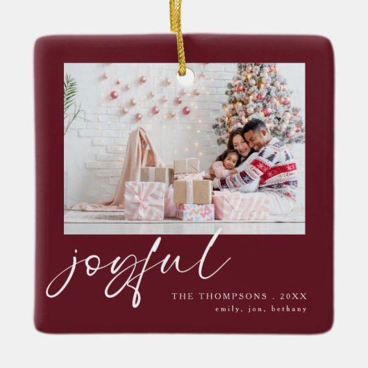 Moderne 2 foto Joyful Script Christmas Bourgondië Keramisch Ornament (Voorkant)