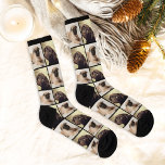 Moderne 2 honden foto collage grid sokken<br><div class="desc">Leg je pup op herhaling met deze op maat gedrukte sokken met twee hondenfoto's in een herhalende collagegrid met een zwarte achtergrond die aansluit bij de sokdetails. Een perfect cadeau voor elke hondenliefhebber — geweldig voor verjaardagen, Vaderdag, feestdagen of een verrassing zonder reden. Fototip: crop je foto's tot een vierkante...</div>