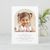 Moderne 2e Verjaardag Elegante Boog Foto Kaart (Staand voorkant)