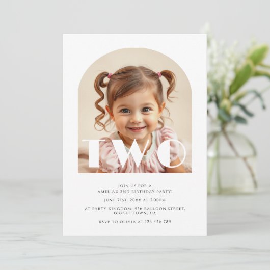 Moderne 2e Verjaardag Elegante Boog Foto Kaart (Staand voorkant)