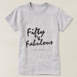 Moderne 50 Fabulous Custom Name 50th Birthday Gift T-shirt<br><div class="desc">Vier het draaien van 50 in stijl met deze moderne grijze en zwarte aangepaste naam 50e verjaardag T-shirt met de tekst vijftig en fantastisch in zwart elegant script. Voeg eenvoudig jouw naam toe aan dit vijftigste verjaardagsfeest t-shirt. Perfect verjaardagscadeau voor een moderne, stijlvolle en elegante 50-jarige. Exclusief voor u ontworpen...</div>