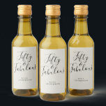 Moderne 50 Fabulous Grey Custom Name 50th Birthday Wijn Etiket<br><div class="desc">Vier het draaien 50 in stijl met dit elegante 50ste verjaardagswijnlabel met de tekst 50 en fantastisch in zwart chique scriptkalligrafie op een lichtgrijze achtergrond. Voeg gewoon jouw naam toe en uw 50e verjaardagsfeestgeschenk wijnlabels zijn klaar om te gaan. Exclusief voor u ontworpen door Happy Dolphin Studio. Als u hulp...</div>