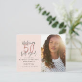 Moderne 50e verjaardag, chic typografie roos goud briefkaart (Staand voorkant)