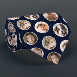 Moderne 8-foto collage Stropdas<br><div class="desc">Voeg een persoonlijk tintje toe aan uw garderobe met deze aangepaste fotostropdas, met een stijlvolle donkerblauwe achtergrond met een patroon van ronde lijsten met 8 van uw favoriete afbeeldingen. Of het nu gaat om dierbare familiemomenten, schattige huisdieren of betekenisvolle foto's, dit unieke stropdas transformeert herinneringen in een stijlvol en sentimenteel...</div>