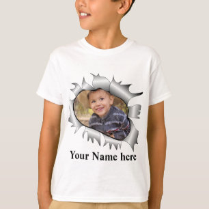 Moderne aangepaste foto in een gat t-shirt