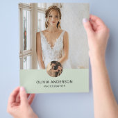 Moderne aangepaste foto QR Green Photographer Busi Flyer (Hand)