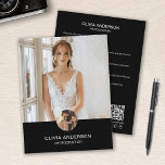 Moderne aangepaste foto QR zwarte fotograaf bedrij Flyer<br><div class="desc">Creëer is een professionele en moderne zakelijke flyer met twee aangepaste foto's aan de voorkant en persoonlijke gegevens, plus een scanbare QR-code aan de achterkant voor eenvoudige netwerken. Ideaal voor interieurontwerpers, fotografen, artiesten, mode designers en andere creatievelingen die een blijvende indruk willen maken. Breid uw bedrijf vandaag nog uit met...</div>