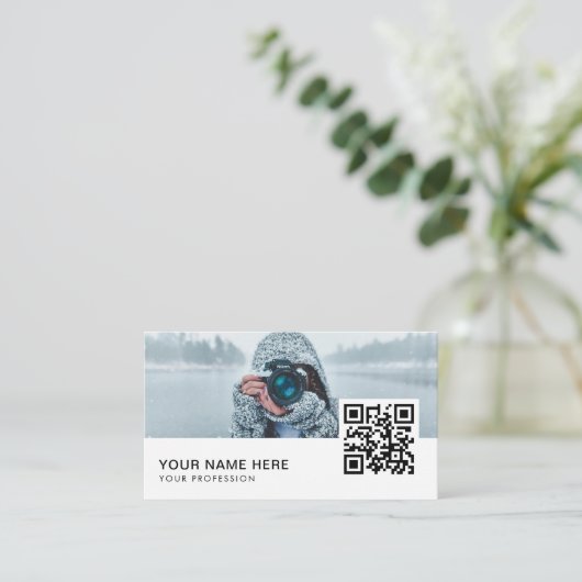 Moderne aangepaste fotograaf QR-code Visitekaartje (Staand voorkant)
