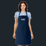 Moderne aangepaste monogram initialen marineblauw  schort<br><div class="desc">Personaliseer aangepaste monogram initialen marineblauw wit Schort. witte letters,  marineblauwe achtergrond. u kunt uw bandkleur kiezen geweldig cadeau voor mama,  papa,  vrienden en jezelf! Modern,  minimalistisch,  eenvoudig,  stijlvol design. Zeer geschikt voor koks,  koks,  aardewerk,  keramiek,  ambachten,  werk,  keuken,  bakken,  bbq,  grill,  en ook bedrijven en winkels,  enz</div>