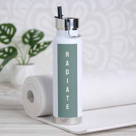 Moderne aangepaste motivatiequote rood, geel, blau waterfles (Yoga)