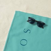 Moderne aangepaste naam turquoise en blauw strandlaken (In situ)