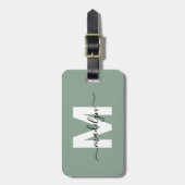 Moderne Aangepaste Sage Groene Monogram Naam Bagagelabel (Voorkant verticaal)