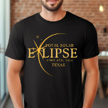 Moderne aangepaste staat 2024 Texas totale zonsver T-shirt<br><div class="desc">Introductie van onze Modern Black & Gold 2024 Texas Total Solar Eclipse Custom T-Shirt, een stijlvol en herdenkingsstuk voor dit zeldzame hemelse evenement. dit shirt legt de elegantie en opwinding van de totale zonsverduistering vast. Met het jaar 2024 gedurfd weergegeven, samen met de locatie van Texas, dient het als een...</div>