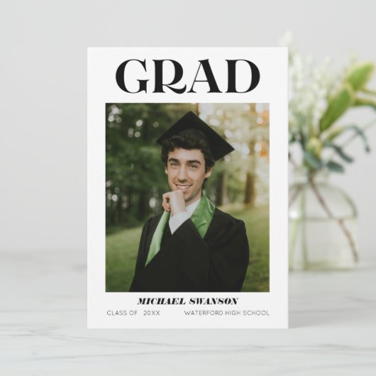 Moderne aankondiging van minimaal Afstudeerder (Staand voorkant)