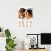 Moderne aardse neutrale foto bruiloft zitplaatskaa poster (Thuiskantoor)