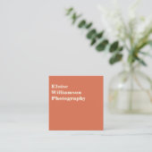 Moderne Aardse Terracotta Sinaasappel Professionel Vierkante Visitekaartje (Staand voorkant)