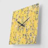 Moderne Abstracte blauwe wilde bloemen op mosterdg Vierkante Klok (Hoek)