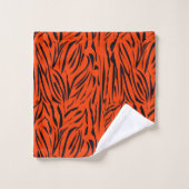 Moderne Abstracte dierenhuidvlek Oranje zwart Bad Handdoek (Wasdoekje)
