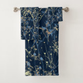 Moderne Abstracte gele wilde bloemen op donkerblau Bad Handdoek (Insitu)