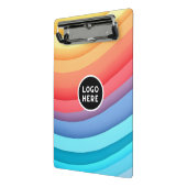Moderne Abstracte regenbooggolven met je Logo Mini Klembord (Angled2)