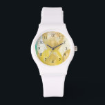 Moderne Abstracte verf op krantenpapier Horloge<br><div class="desc">Romance piept zijn kop in dit schilderij van Jennifer Goldberger. De cirkels en de vormen van het football zijn gelaagd bovenop een krantenachtergrond, die de meeste woorden verbergt. Sommige piek door, vooral romance. Een avant garde selectie die een geweldige toevoeging aan uw muur zou maken!</div>