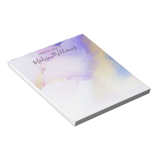 Moderne Abstracte Waterverf Paars Gold Name Script Notitieblok (Schuin)